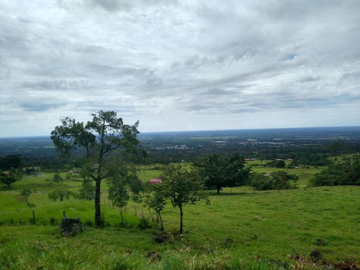 Punto refrescante vía al Mirador del Caney