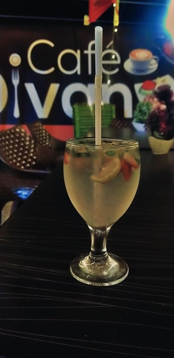 Cafe`Divan & Restaurant - 10