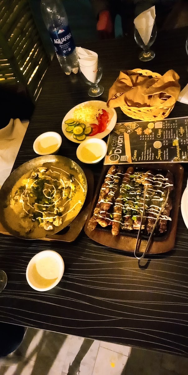 Cafe`Divan & Restaurant - 5