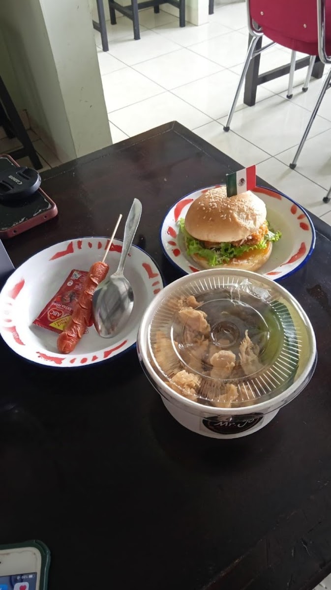 Cafe and Resto Mr. Jo Magelang - 7