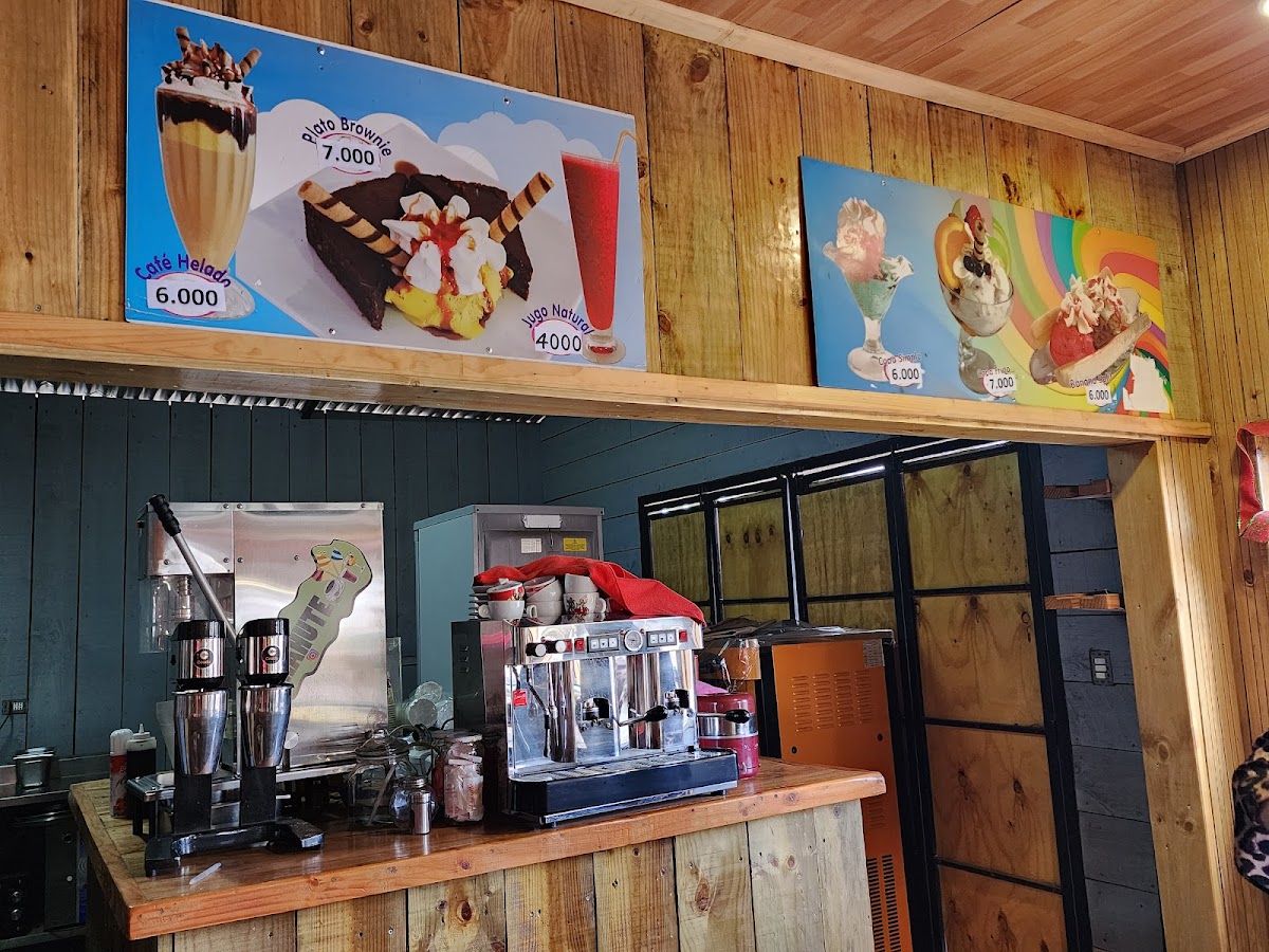 Mahute Ice Cream and Cafeteria - 4