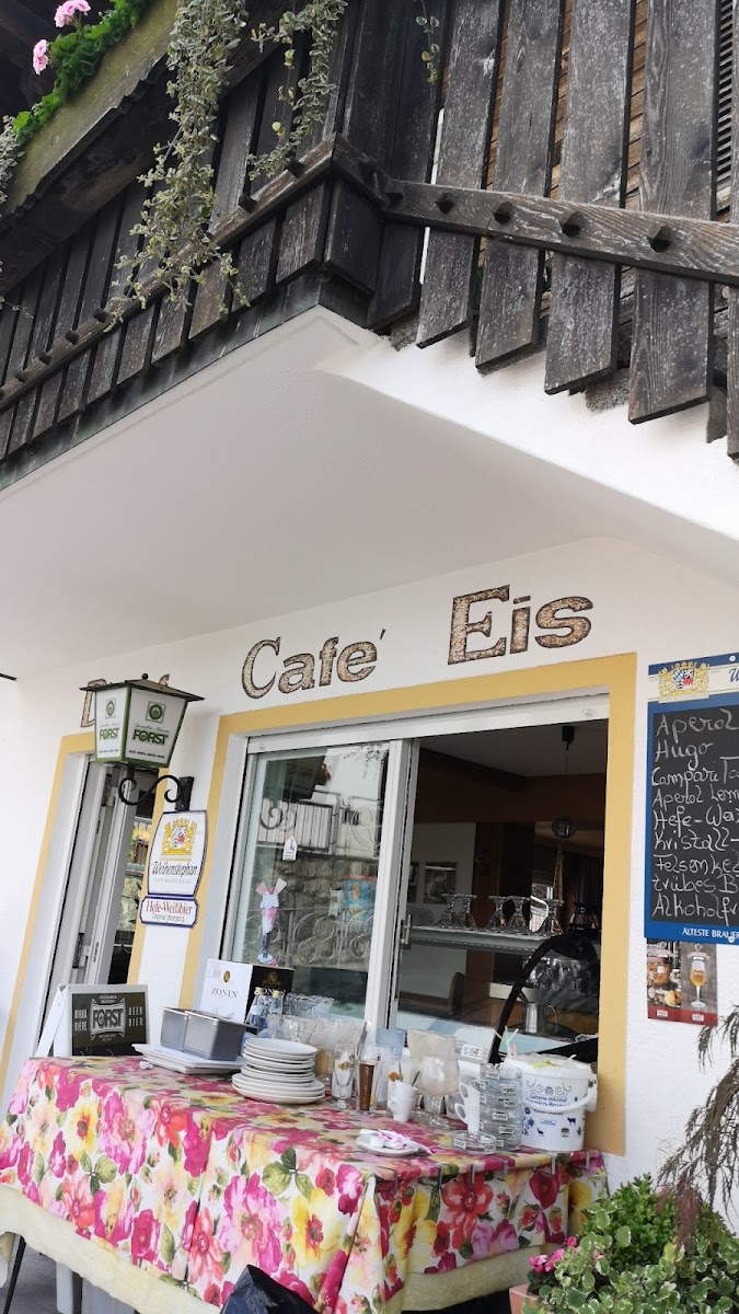 Dorfcafe der Illmer Adelheid