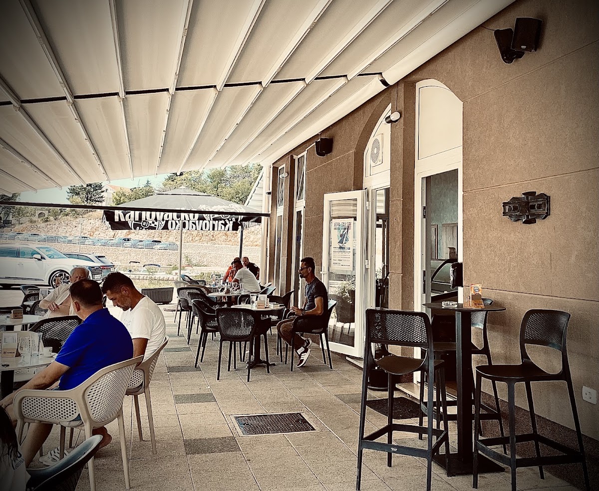 Caffe bar “Mandrać”