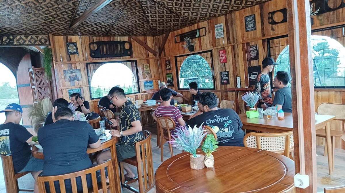 MARINOS CAFE SENTUL Adventure park