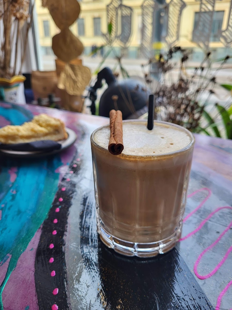 Tinte & Kafija, kafejnīca, veikals un tetovēšanas studija - 5