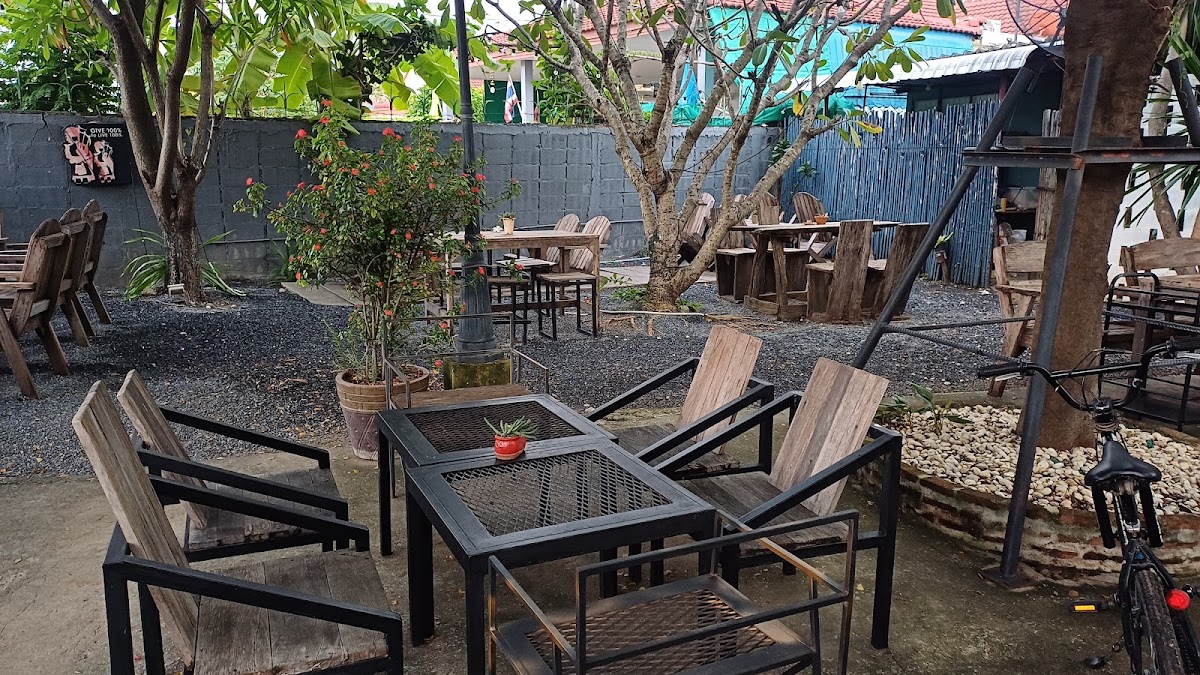 Tha Phra Athit Cafe - 2