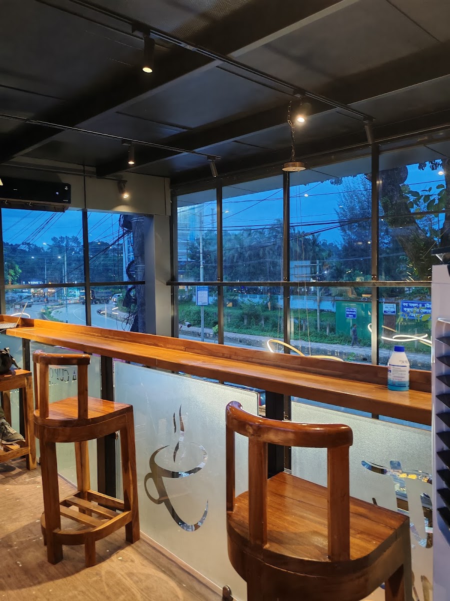 Sweetopia Cafe & Eatery - 3