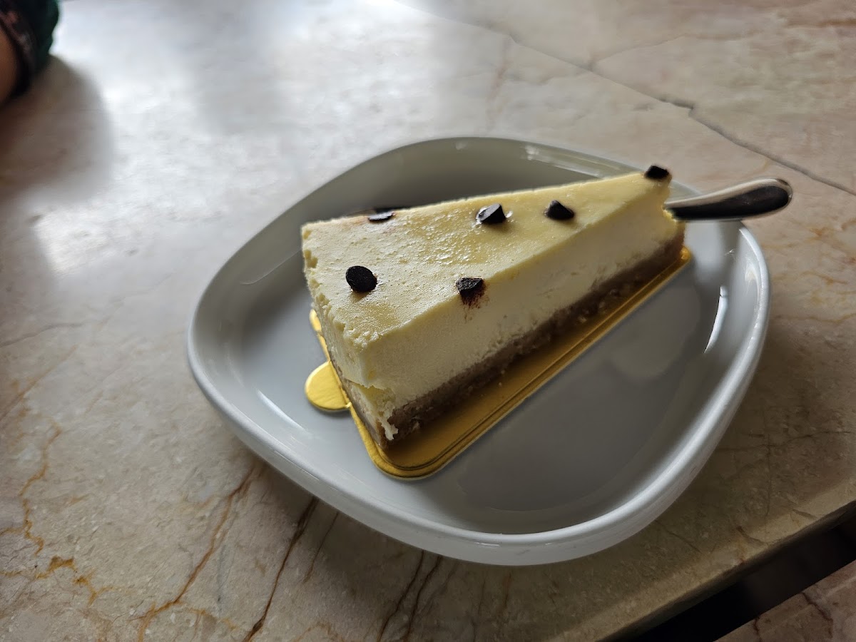 Sweetopia Cafe & Eatery - 5