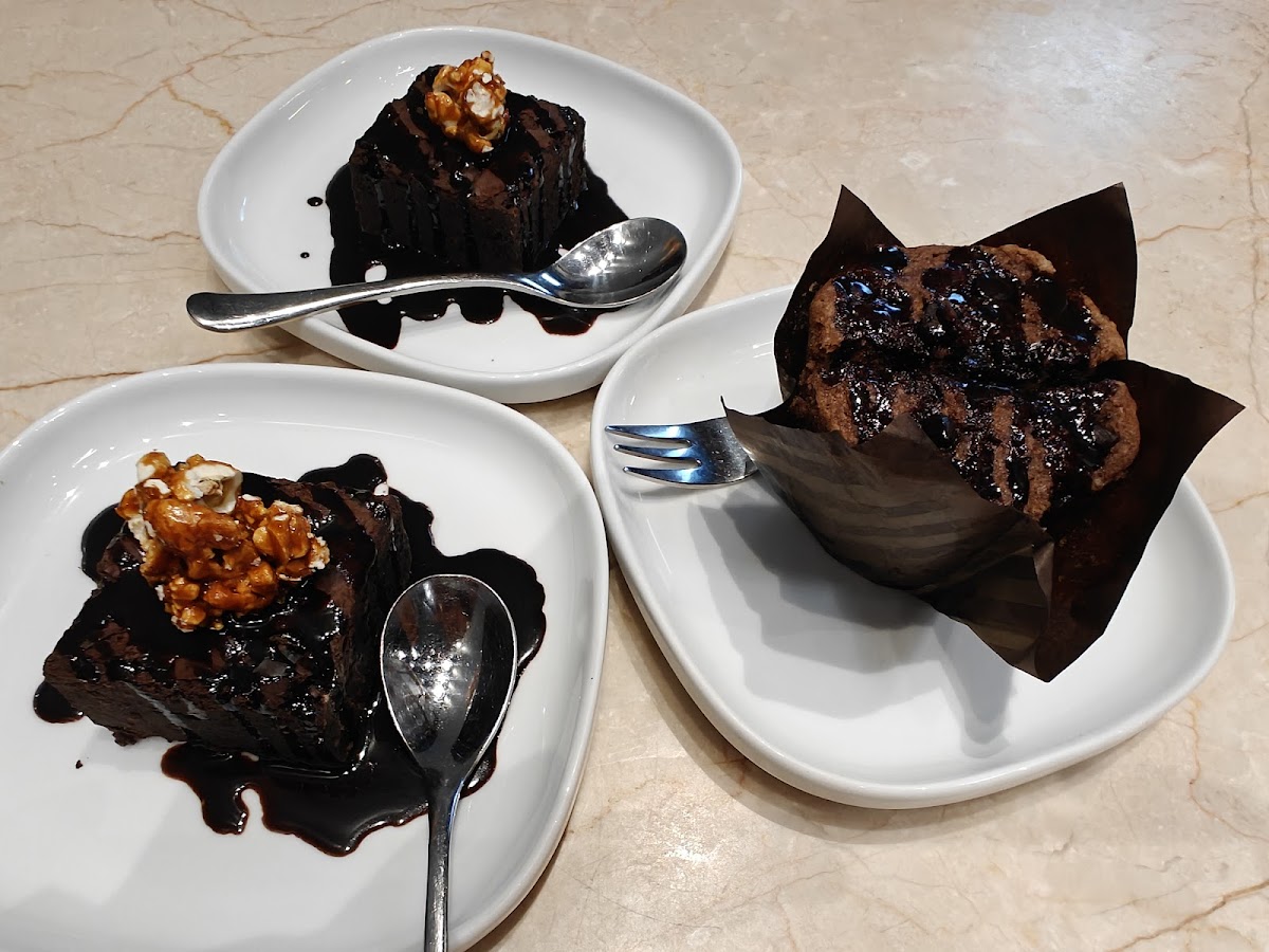 Sweetopia Cafe & Eatery - 6