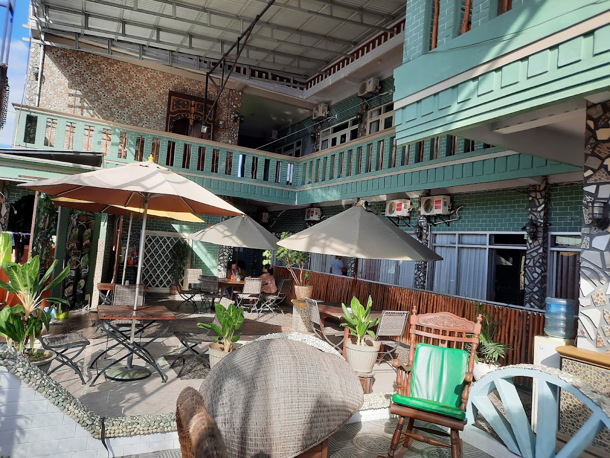 Dzakwanie Guest House & Cafe