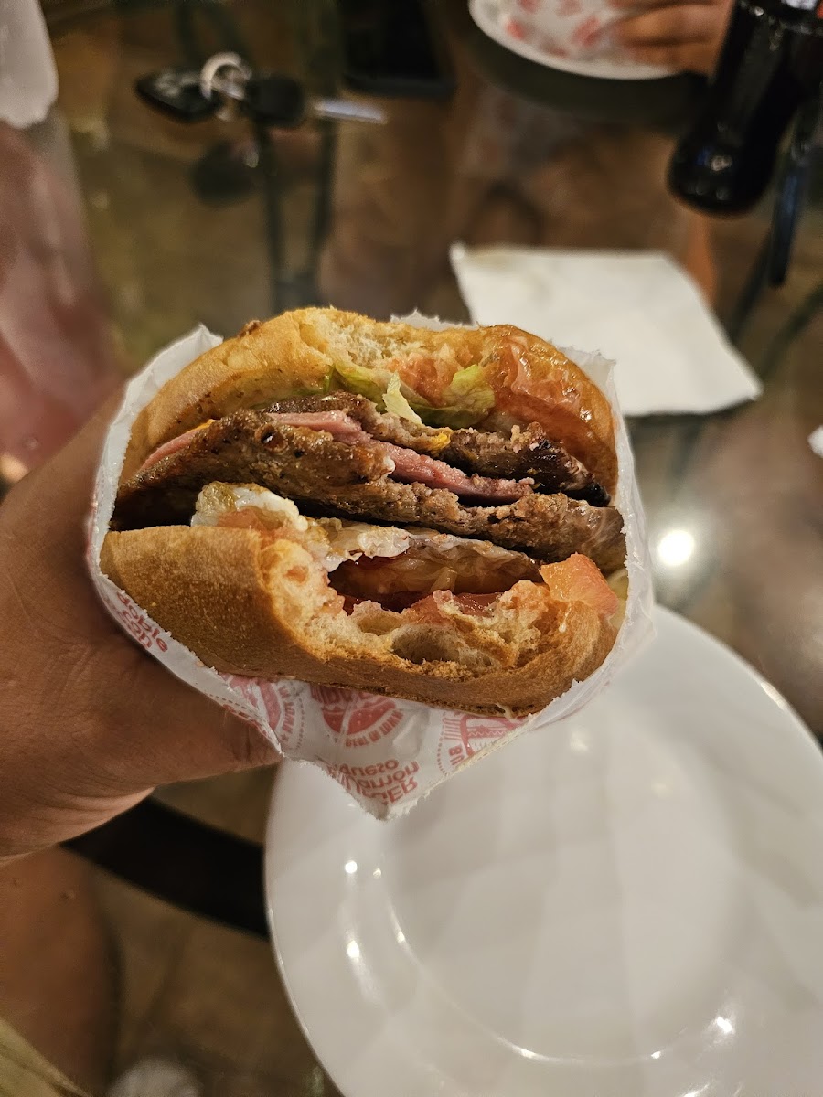 Maíz & Yuca Cafetería