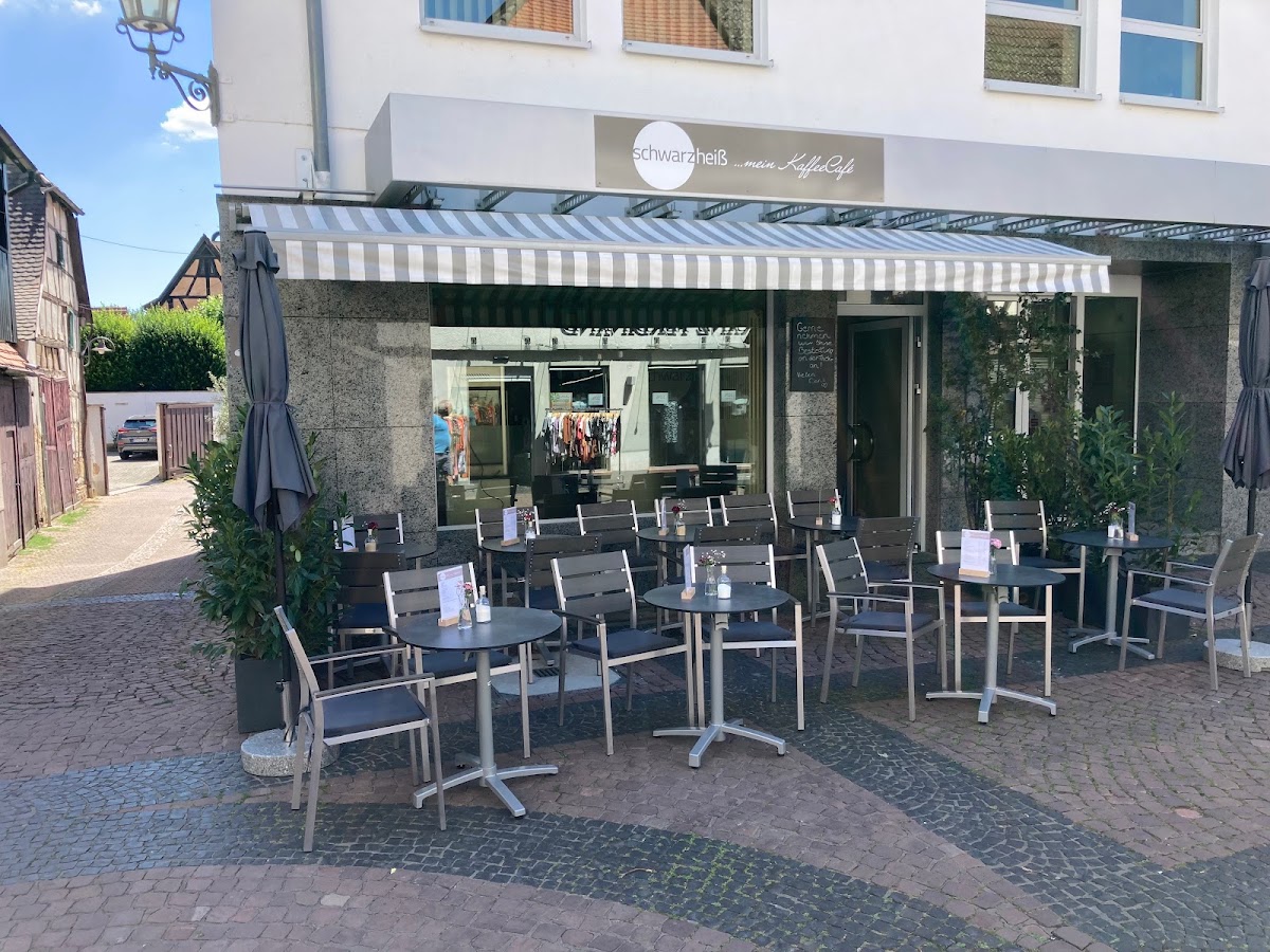 Schwarzheiß Café