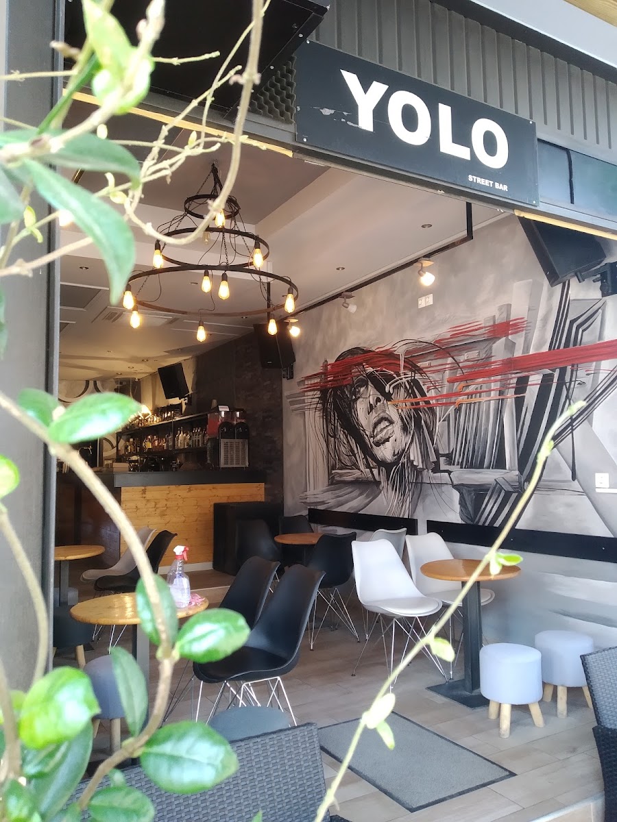 Yolo Cafe Bar