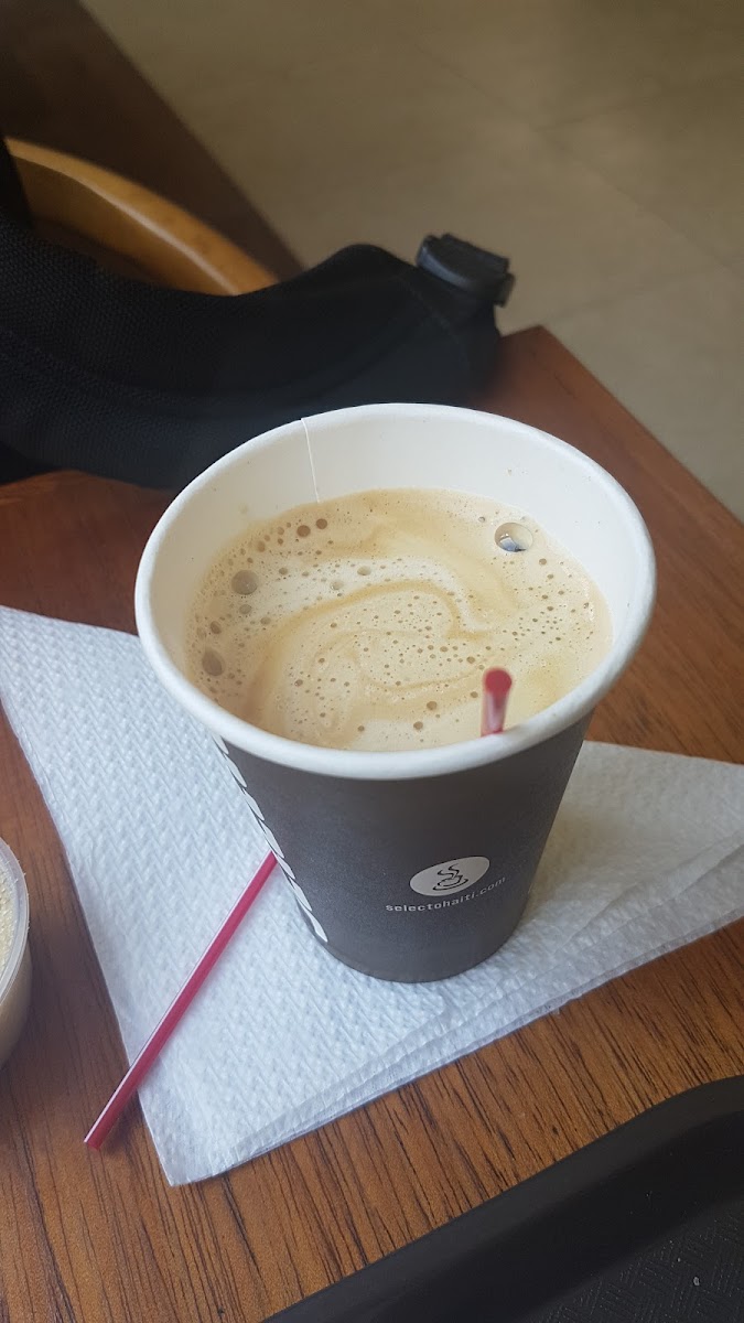 Sucre Rouge Coffee Shop - 6