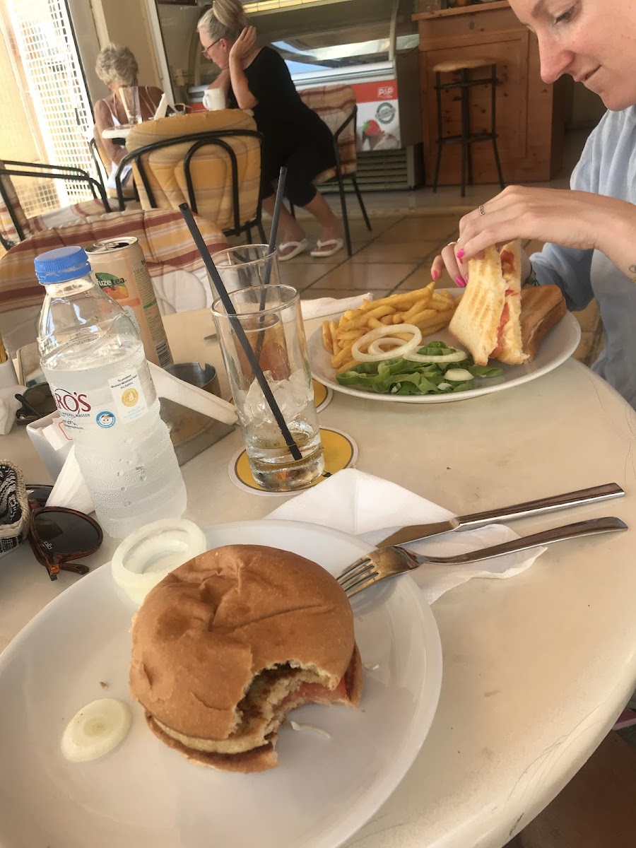 Chic Chocs Cafe - 10