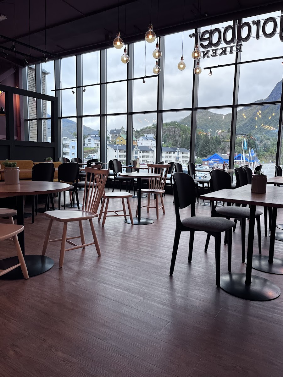 Jordbærpikene Svolvær