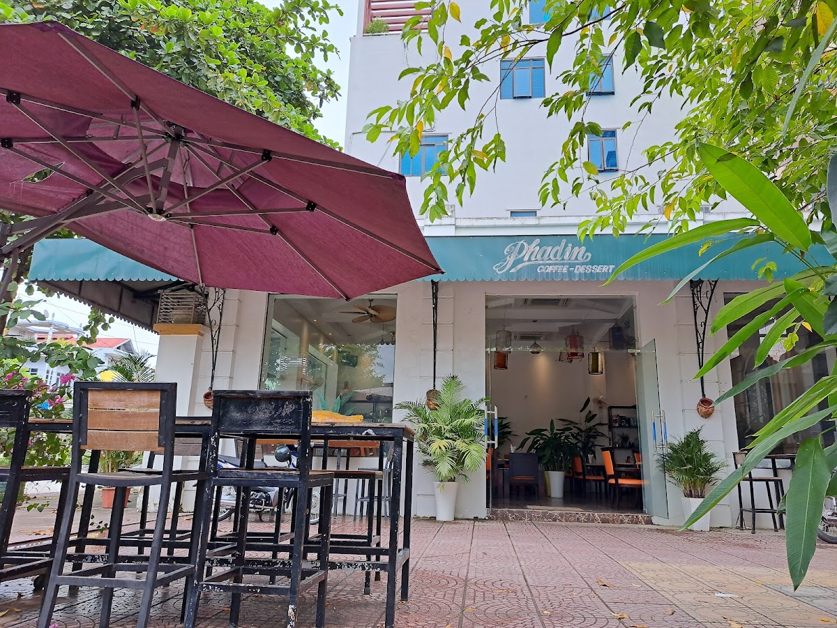 Pha Din Coffee & Desserts