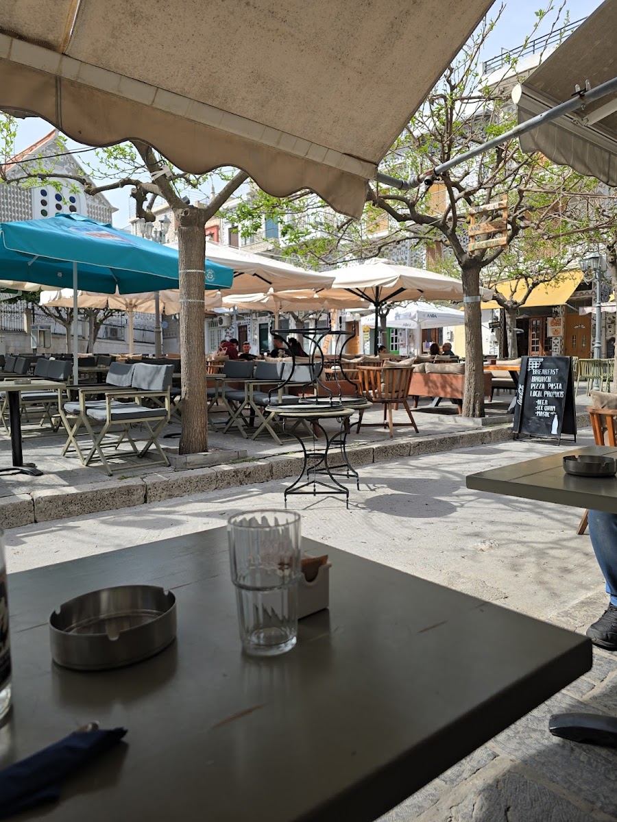 Traditional Bris Coffee Bar