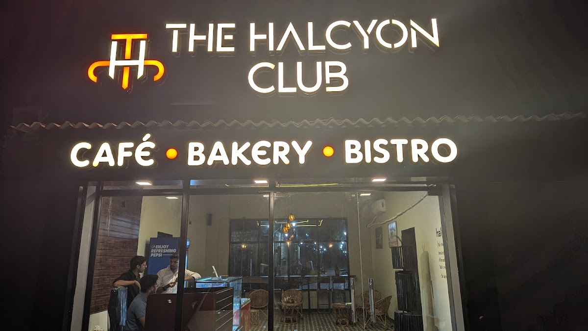 The Halcyon Club - Cafe, Bakery and Restaurant