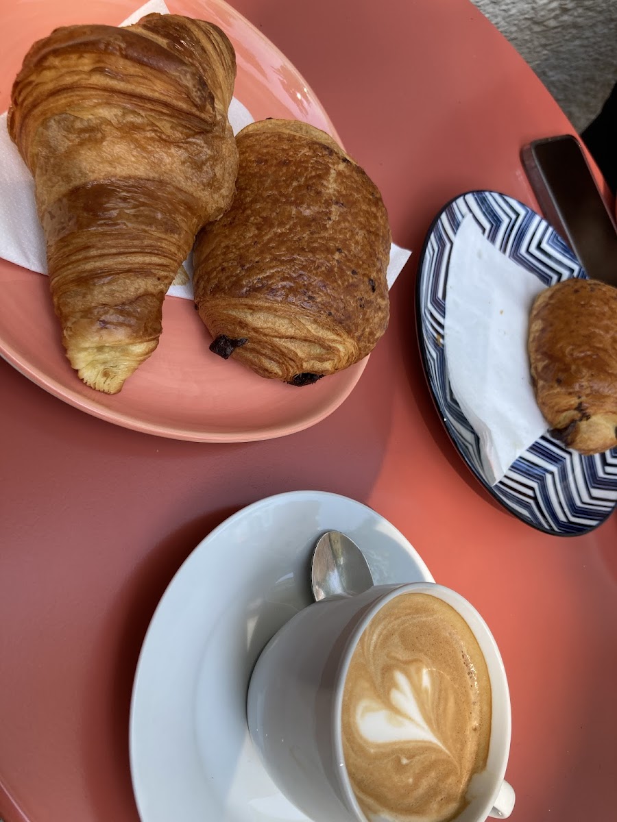 Boulangerie Cafe Bistro SAPHIR - 3