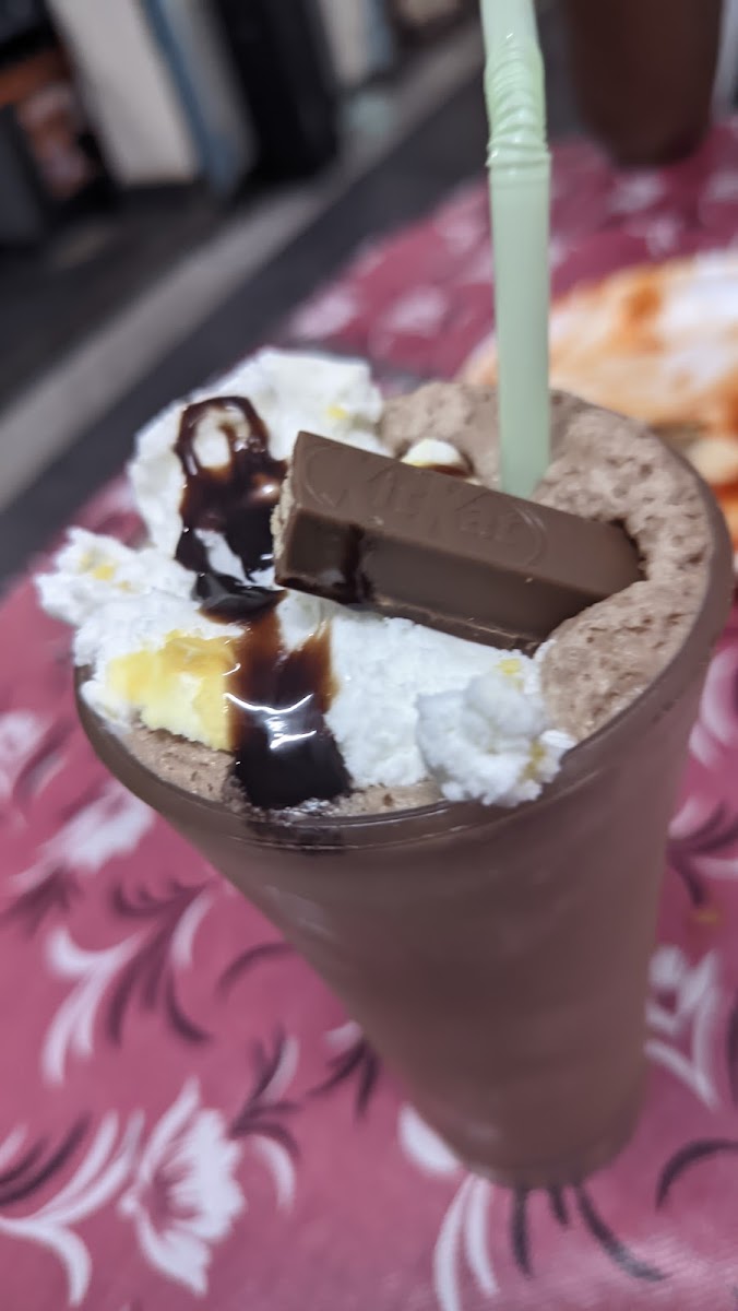 Golden Biscuit Cafe - 9