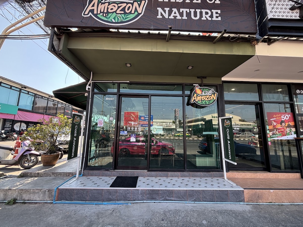 Cafe’ Amazon Poonsap Market