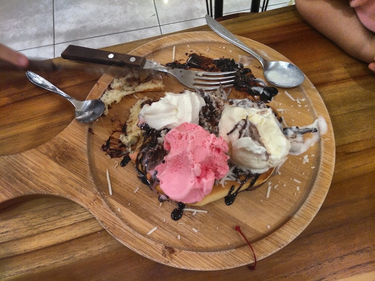 Sersu (Coffee Shop, Outlet, Resto & Bakery) - 7