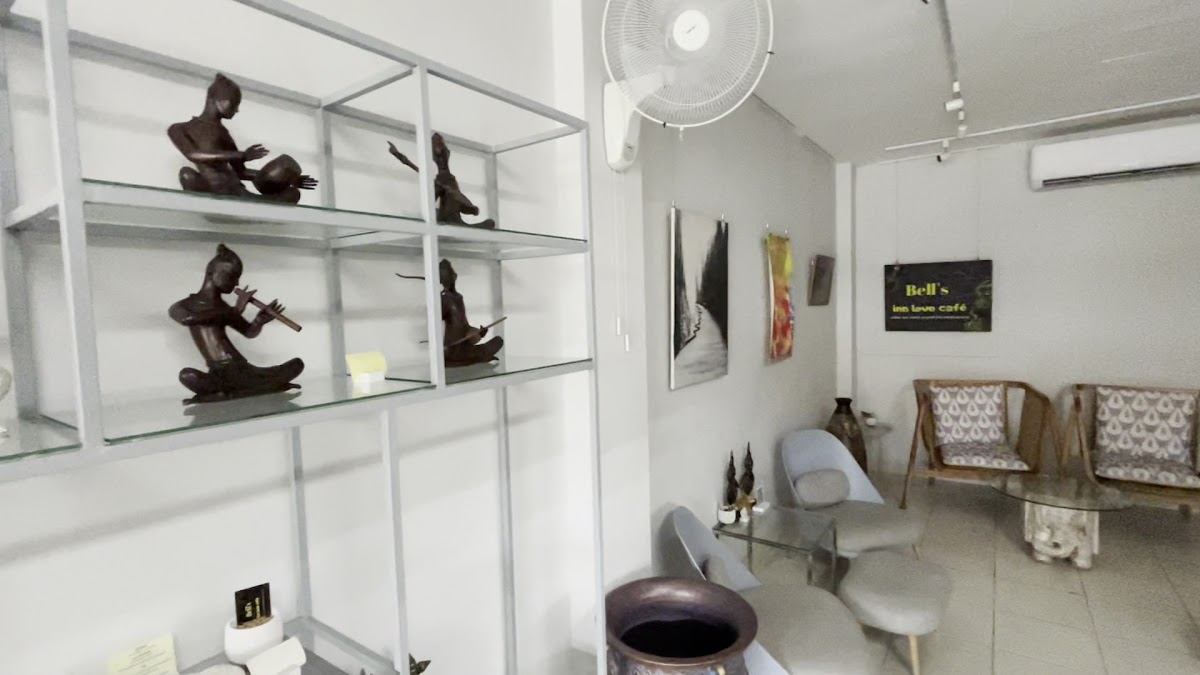 Bells Inn Love Cafe - 2