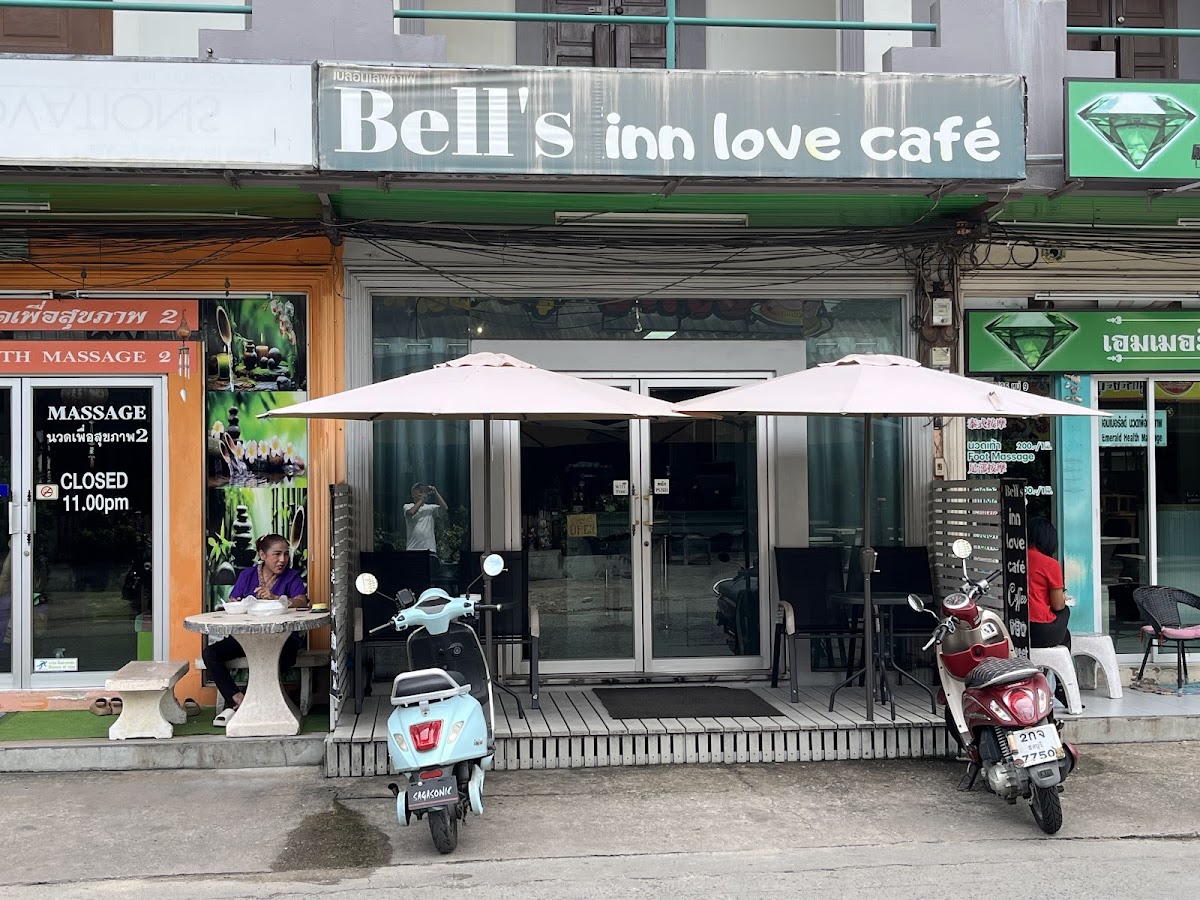 Bells Inn Love Cafe - 3