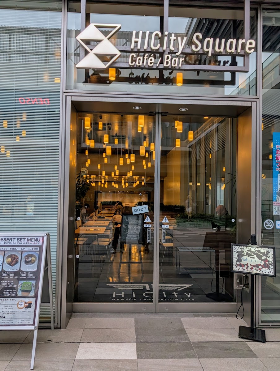 Hicity Square Cafe and Bar