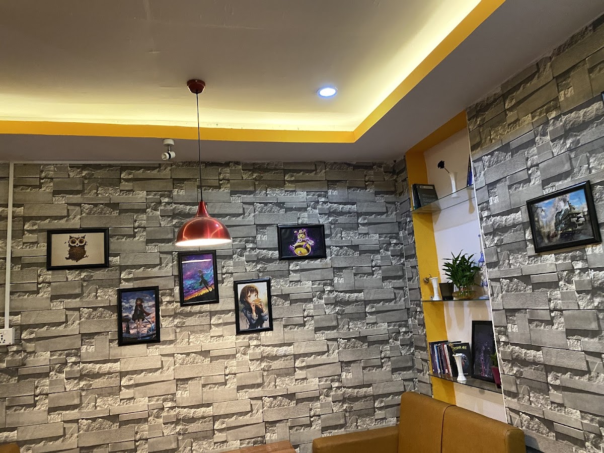 Honey Bees Cafe (Kunja Cafe)