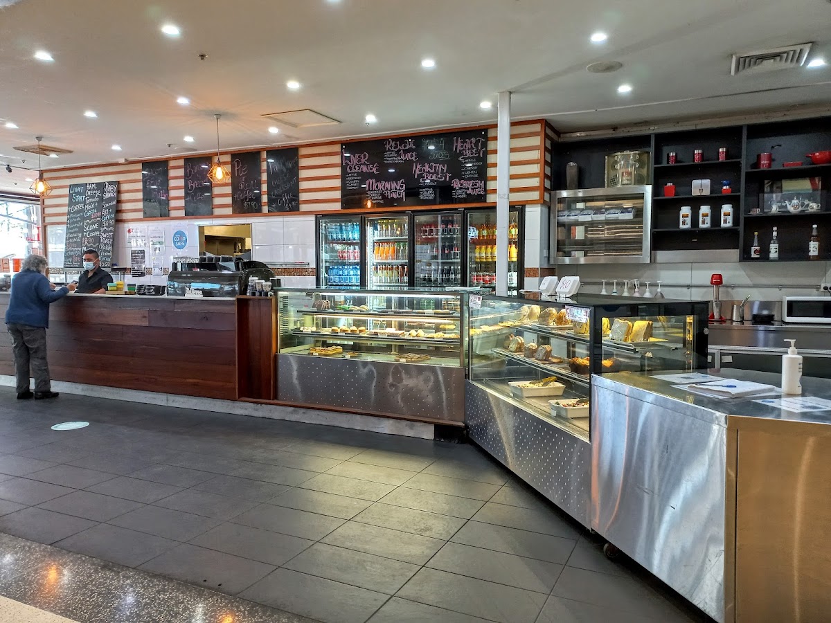 La Montagna Cafe & deli