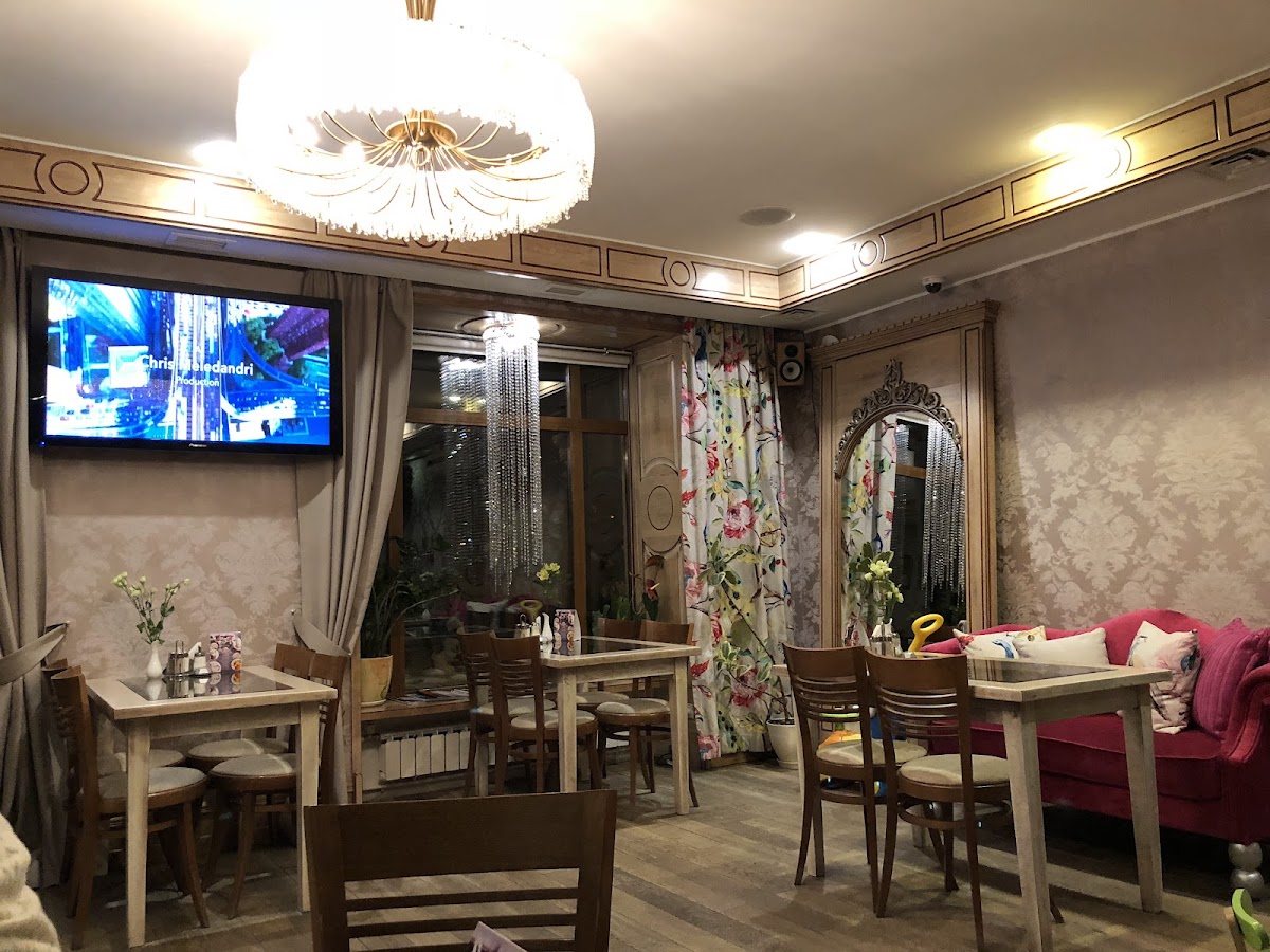 Coffee-club Wine Restaurant, Café