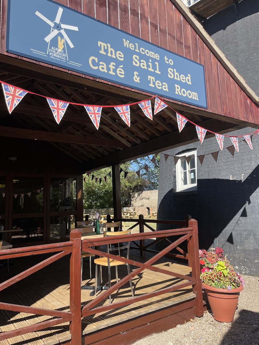 Alford Five Sailed Windmill & Sail Shed Cafe