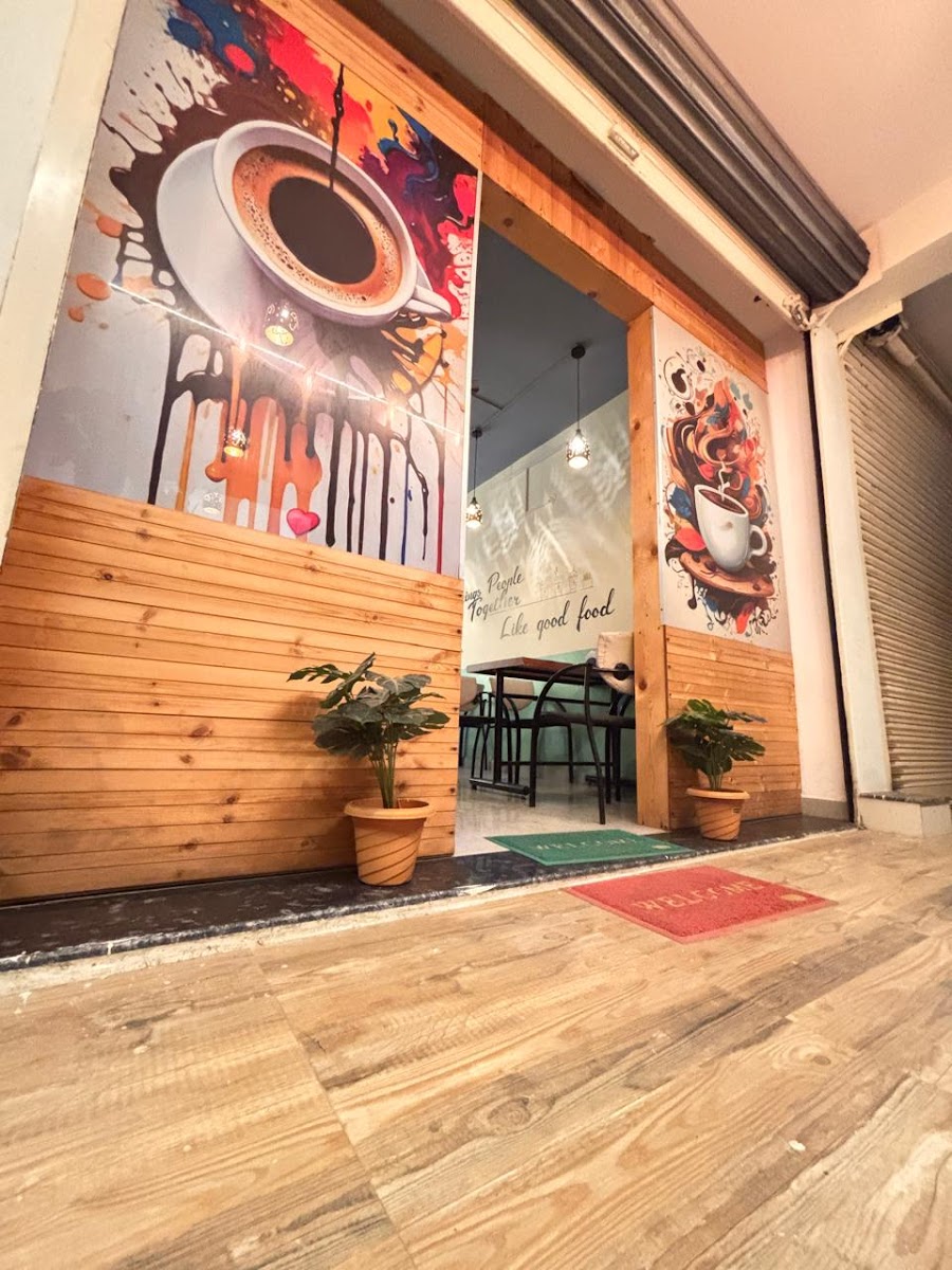 Rosters Cafe - best cafe in khapri