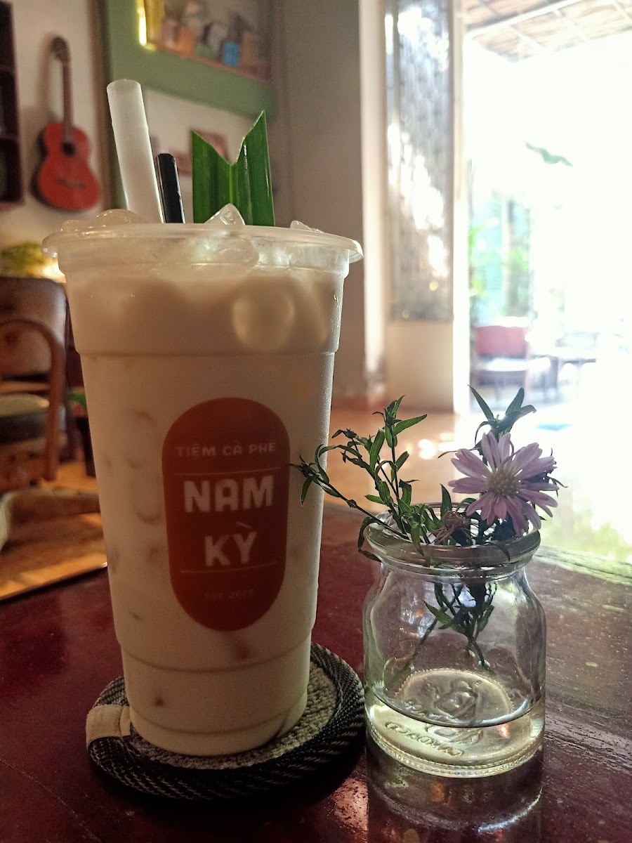 Tiệm Cà Phê Nam Kỳ - Năm Mười - 9