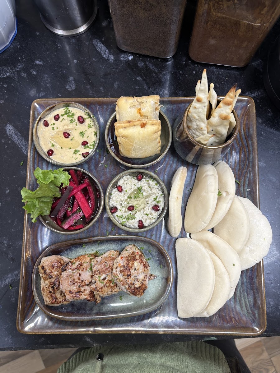 Hot Plate Bistro Cafe - 6