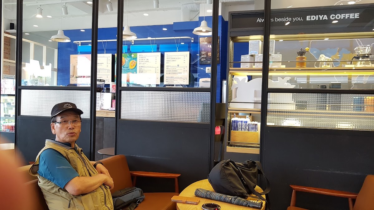 Ediya Coffee Chuncheon Central Station Branch - 4