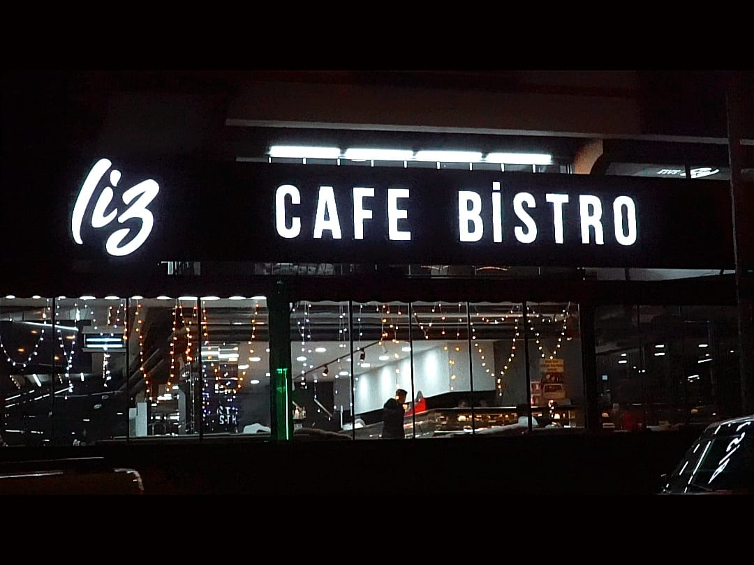 Liz Cafe & Bistro