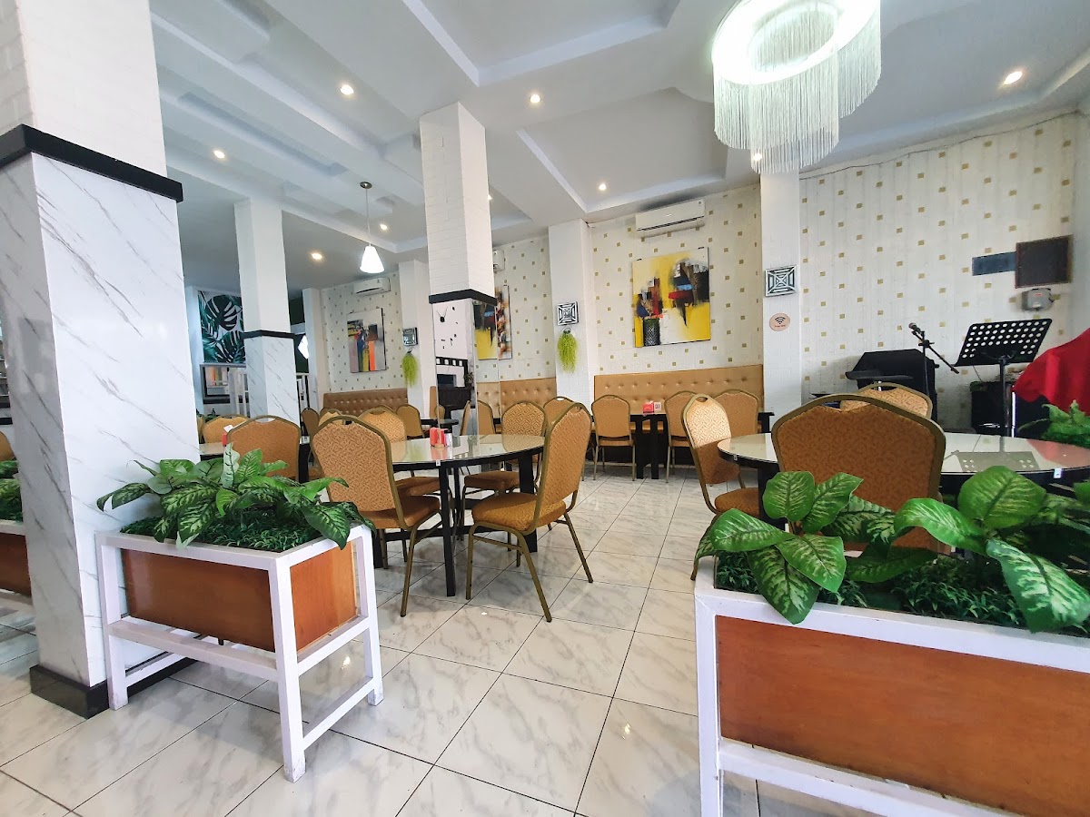 Cafe & Resto Alhikmah - 4