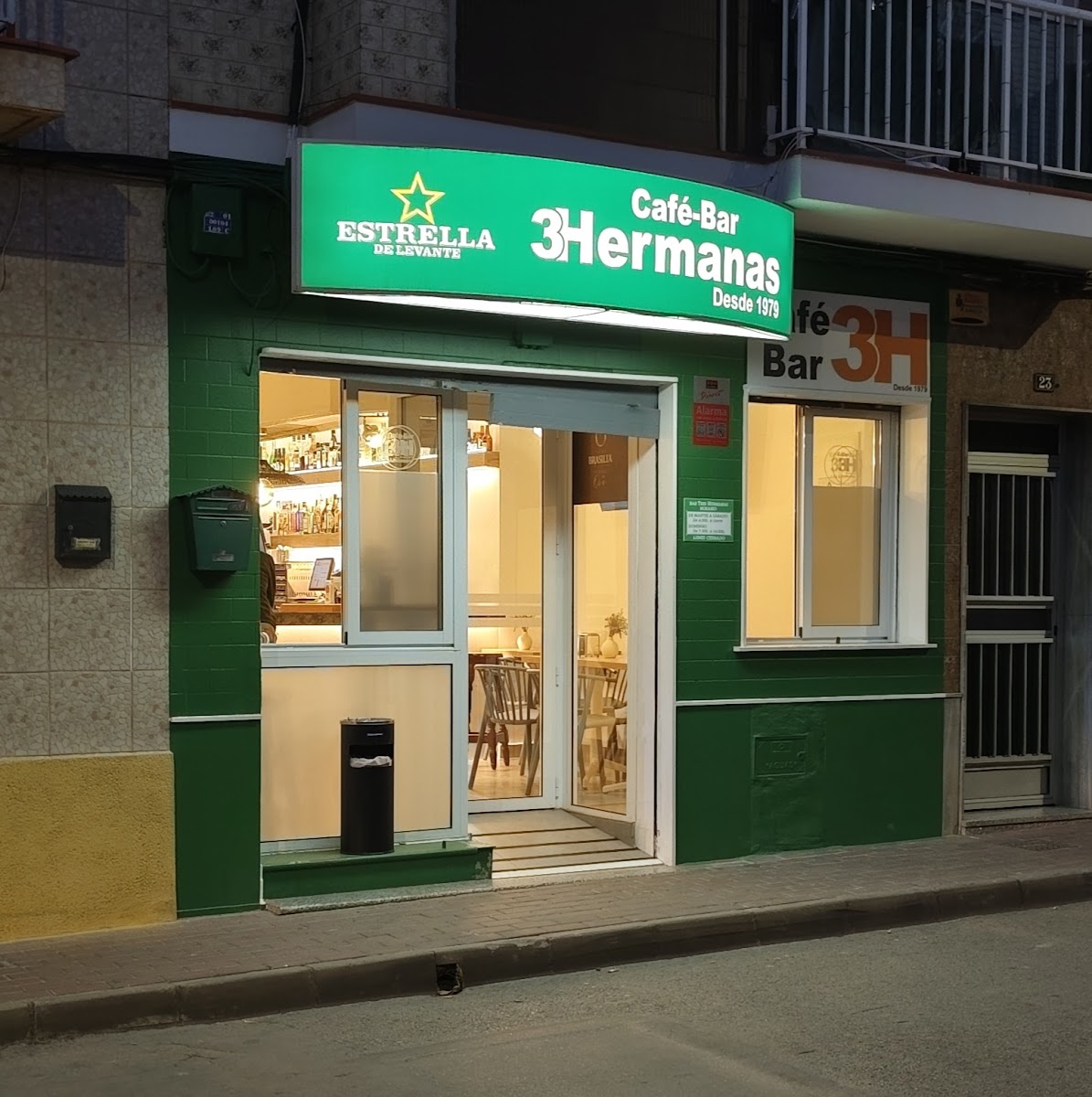 Cafe - Bar 3 Hermanas