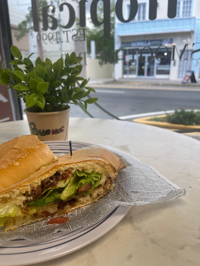 Sabor Tropical Café & Bakery - 9