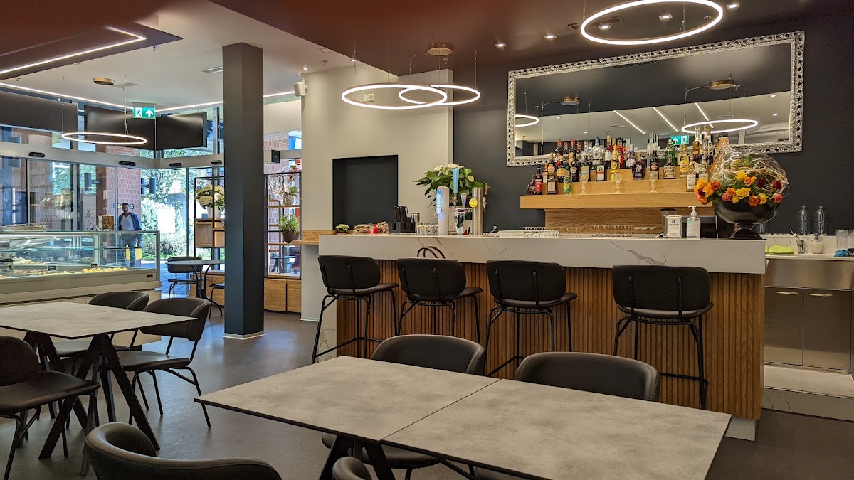 Café Bella Strega - 4