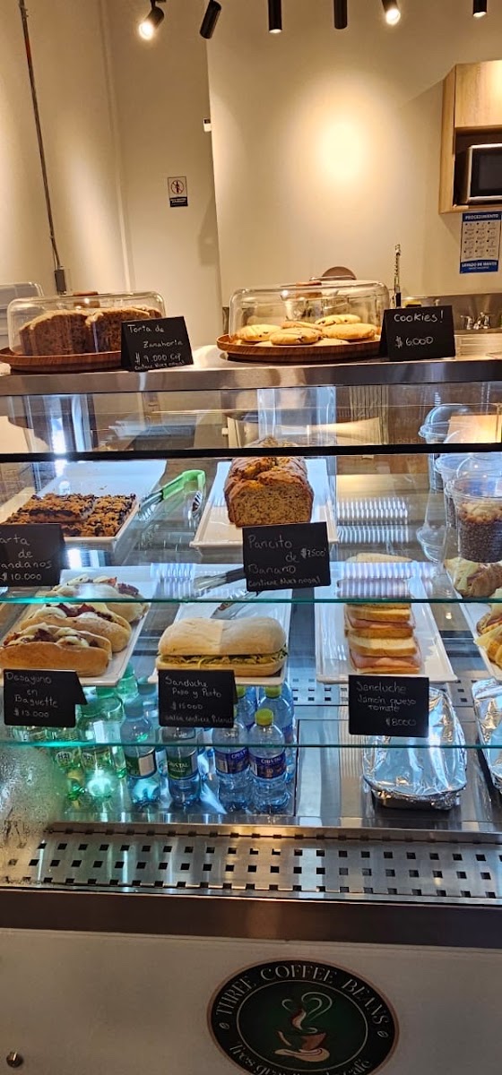 Three Coffee Beans - Tres granitos de café