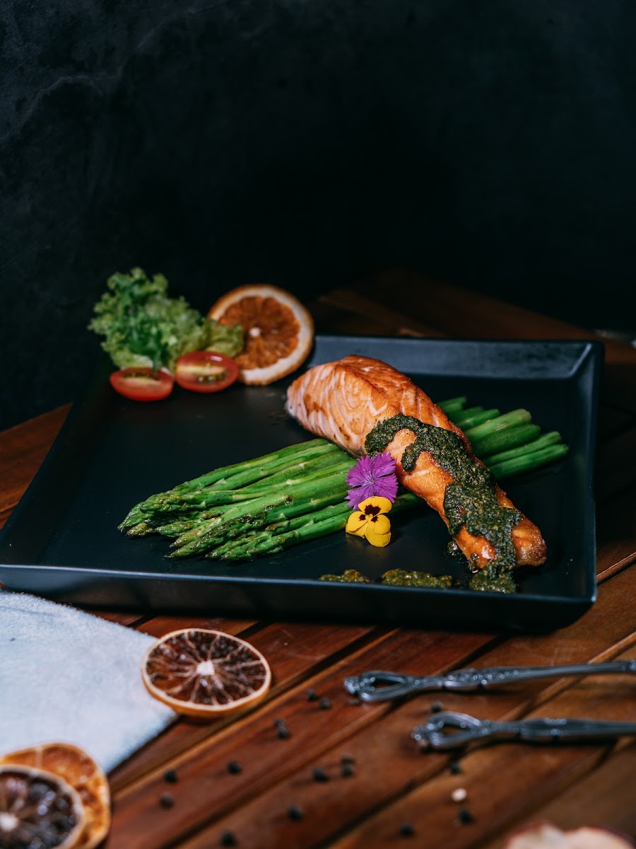 Dark Kitchen Eatery & Wine - 9