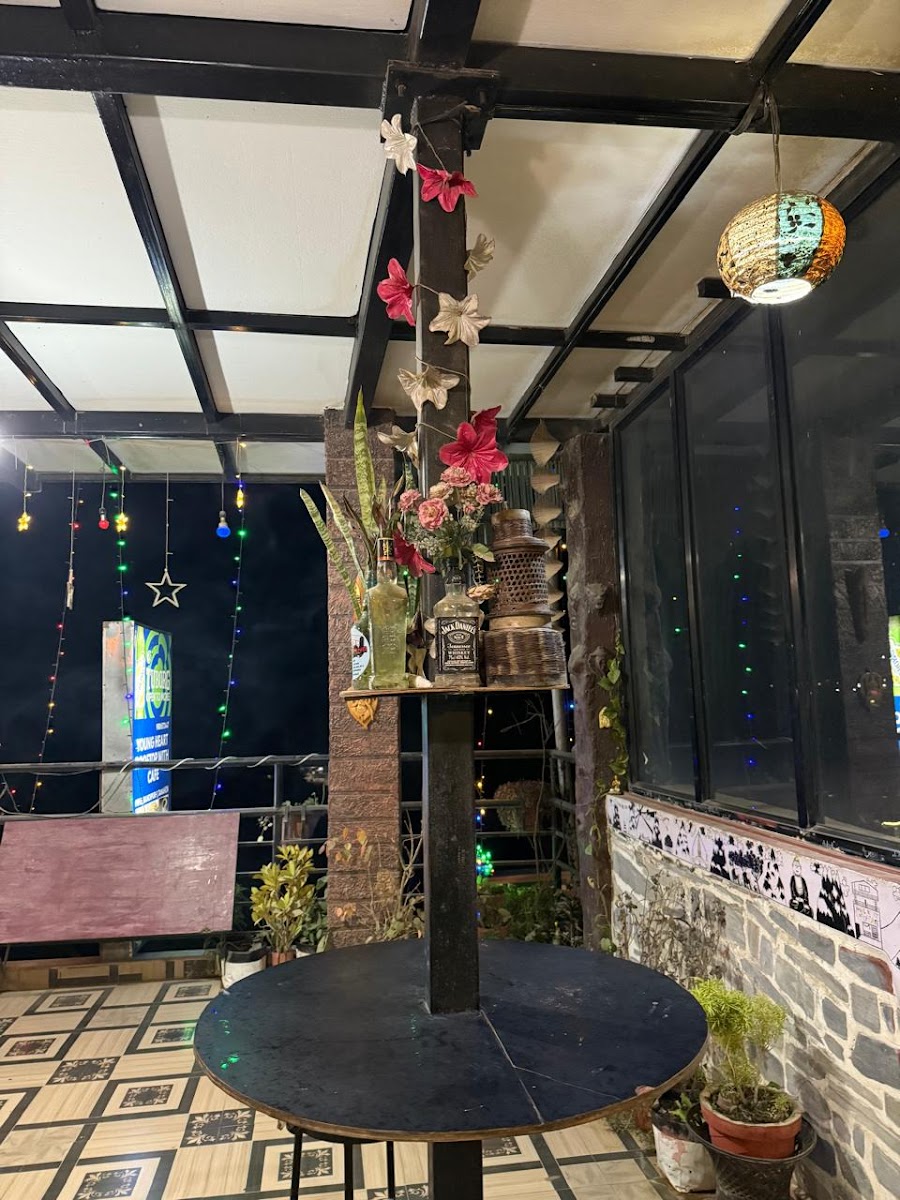 Young Heart Rooftop Cafe