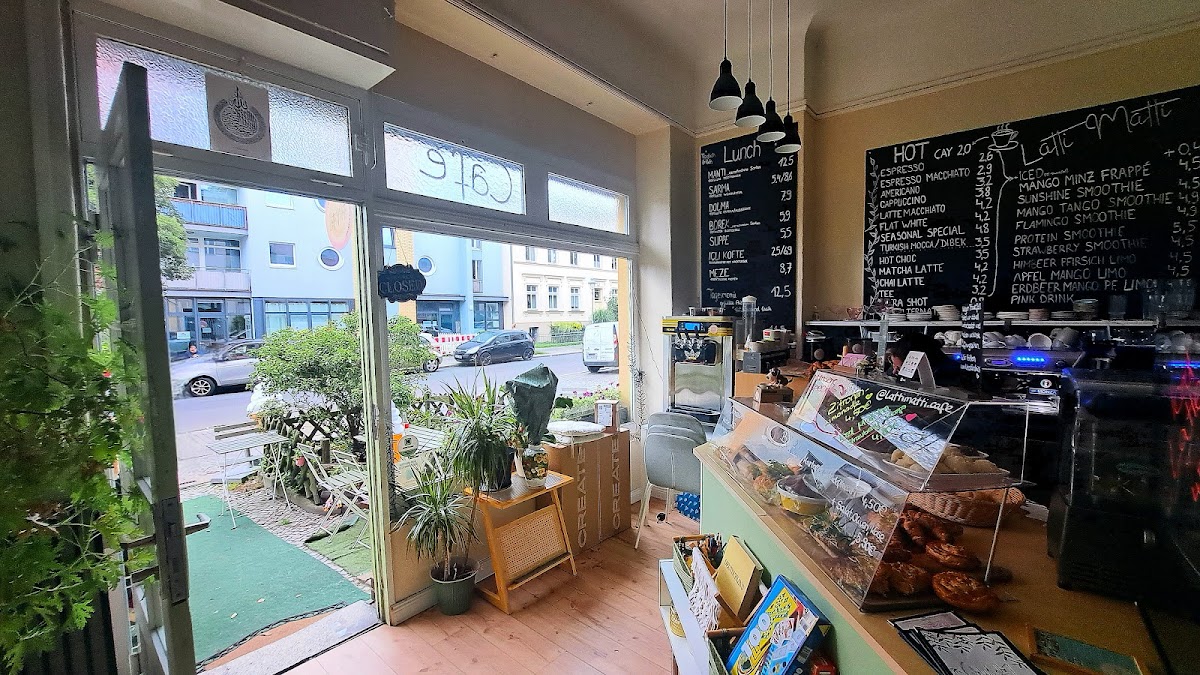 Latti Matti Café - Restaurant