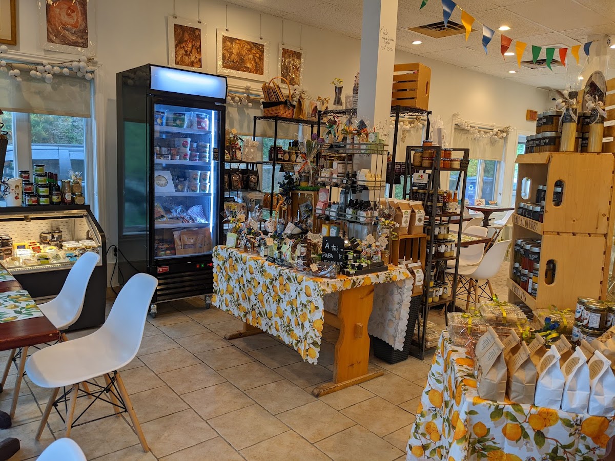 Chez Hippolyte Cafe & Boutique