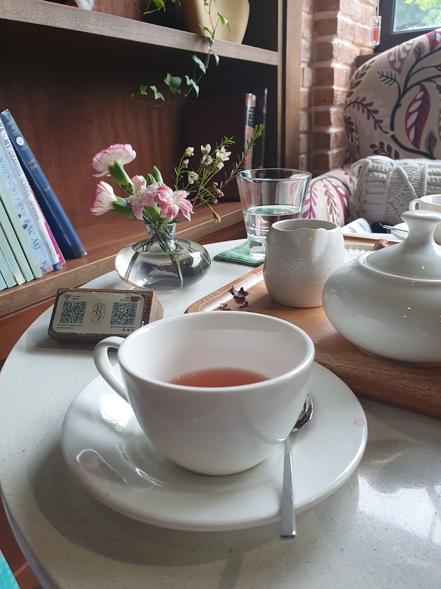 Ravie Cafe Boutique - 9