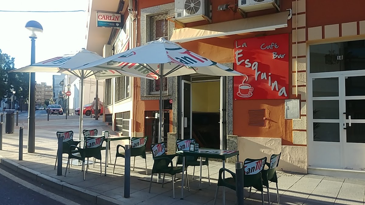 Cafe Bar La Esquina